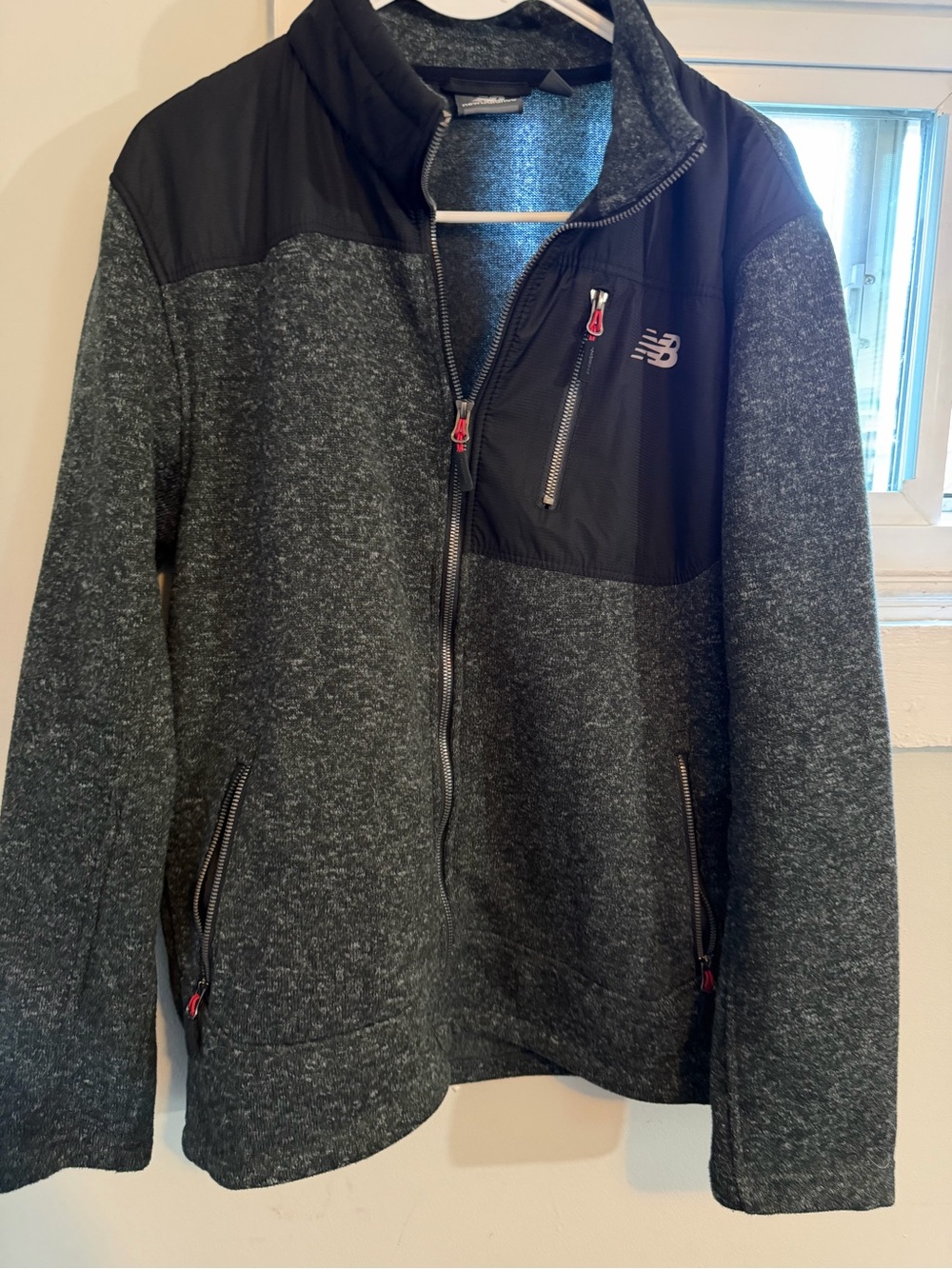 New Balance Men's Charcoal Heather Zip-Up Jacket with Black Panels